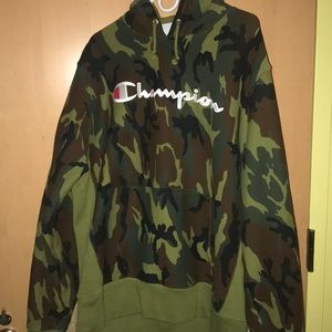 Champion sweatshirt- Camo